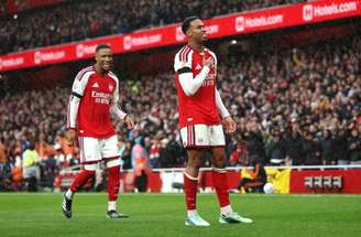 Primeiro tempo de domínio garantiu vantagem parcial ao Arsenal no Emirates –
