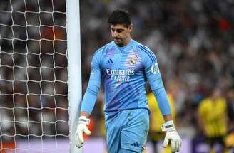 Goleiro belga ainda tenta acompanhar a delegação –