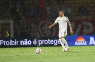 Villagra também estava suspenso e volta ao Inter –