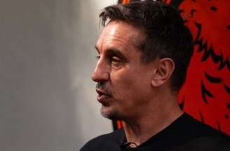 Gary Neville saiu em defesa do treinador Michael Carrick apesar dos resultados –