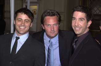 Elenco de "Friends" chorou em volta do caixão de Matthew Perry, revela irmã do ator