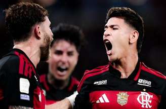 Gol de pênalti Carrascal definiu mais uma vitória do Flamengo no Brasileiro.