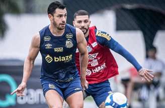 Ex-meia procurou Marcelo Teixeira para comunicar que não continuaria – Fotos- Raul Baretta/Santos FC