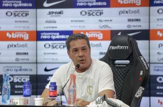 Vanderlei Luxemburgo nega que recebeu convite do Corinthians –