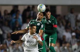 Mesmo sem jogar Fla é beneficiado pelo empate do Palmeiras com o Santos. Assim, está mais perto do décimo titulo brasileiro (o segundo seguido) .