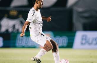 Santos segurou o Palmeiras na Vila Belmiro –