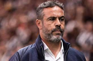 Artur Jorge durante o clássico entre Cruzeiro e Atlético –