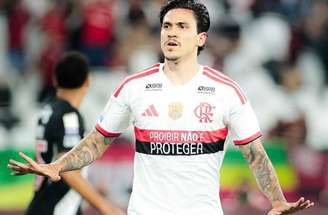 Pedro deixa duas vezes a sua marca na goleada sobre o Vasco. 