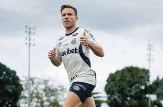 Escobar dificilmente enfrenta o Bragantino após dores na coxa –
