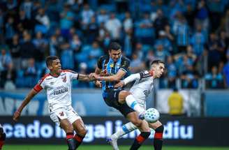 Balbuena comemora o segundo gol do Grêmio –
