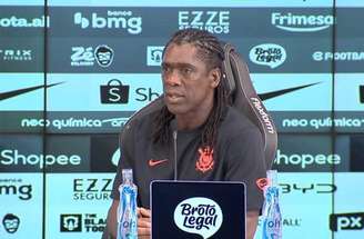 Seedorf em coletiva pós-vitória –