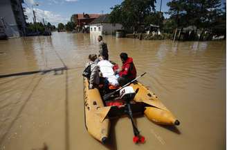 <p>Inundações afetaram mais de 1,6 milhão de pessoas e deixaram pelo menos 50 mortos.</p>