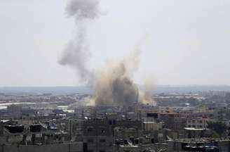 Fumaça na Faixa de Gaza após ataque aéreo de Israel. 08/08/2014