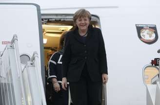 Chanceler alemã, Angela Merkel, chegando em aeroporto perto de Minsk. 11/02/2015