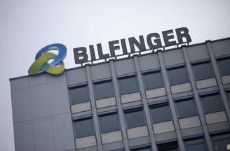 <p>Logotipo da Bilfinger no topo da sede da empresa em Mannheim, na Alemanha</p>