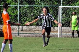 Matheus Nascimento é atacante (Foto: Fábio de Paula/Botafogo)