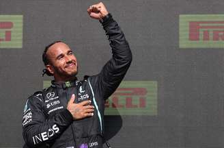 Hamilton vibra com a vitória no GP da Inglaterra 