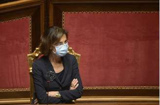 A ministra da Justiça da Itália, Marta Cartabia, em sessão no Senado