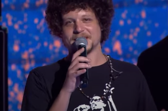 Chico Chico durante apresentação no 'Prêmio Multishow' na noite de quinta-feira, 8