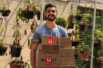 Bruno Garcia tem mais de 1000 vasos de plantas carnívoras, entre coleção pessoal e disponíveis para venda