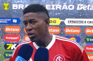 Vitão reclama de arbitragem após entrevista