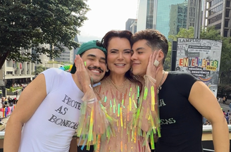 Família curte junto a maior Parada LGBTQIA+ do mundo pela primeira vez