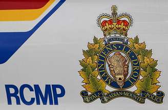 Polícia Montada Real Canadense (RCMP) recebeu denúncia de um atirador por volta das 13h20 (horário local)