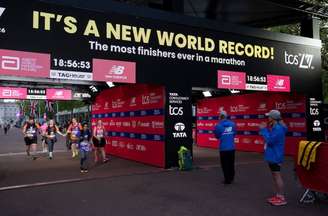 Vista geral da chegada na Maratona de Londres 2026, que bateu o recorde de participantes (Foto: Thomas Lovelock for London Marathon Events)