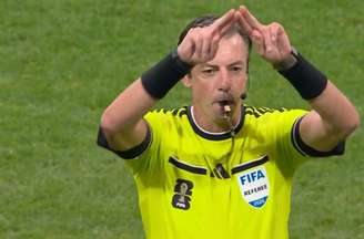 Raphael Claus no jogo entre Espanha e Arábia Saudita