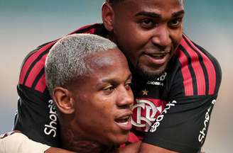 Wallace Yan  marcou na vitória do Flamengo sobre o frágil Lausanne.