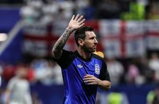 Lionel Messi no aquecimento antes do jogo entre Inglaterra e Argentina pela semifinal da Copa do Mundo de 2026