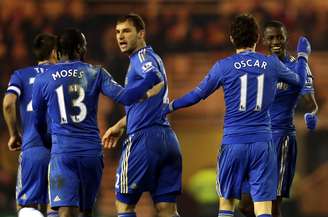 Com gols de Ramires e Hazard, Chelsea confirmou classificação nas oitavas de final