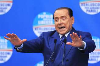 <p>Berlusconi, durante comício político em Brescia (foto de arquivo)</p>
