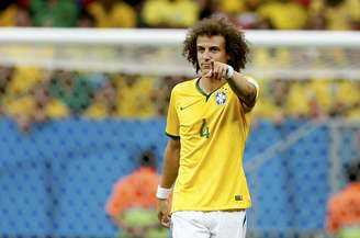 <p>David Luiz falhou nos dois primeiros gols da Holanda e teve problemas de posicionamento</p>