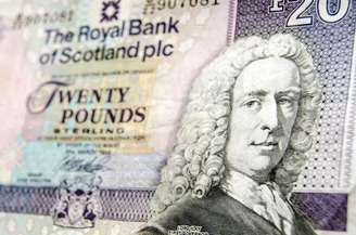 <p>Royal Bank of Scotland informou que deixará Londres em caso de independência no referendo do dia 18</p>