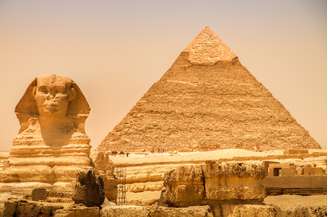 <p>Grande Pirâmide é o único vestígio remanescente das Sete Maravilhas do Mundo Antigo</p>