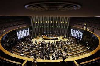 <p>Plenário da Câmara dos Deputados em Brasília; fundo partidário triplica em nova votação do Orçamento</p>