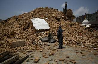 Destroços causados pelo terremoto no Nepal