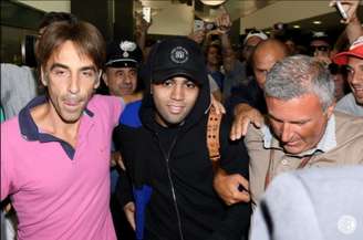 Gabigol viajou para a Itália na quinta e retorna a Santos no sábado (Foto: Divulgação / Inter de Milão)