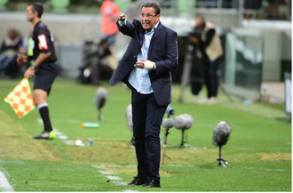 Técnico Vanderlei Luxemburgo passa por momento tenso no Cruzeiro (Foto: Djalma Vassão/Gazeta Press)