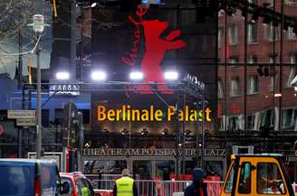 Fachada do "Berlinale Palast", onde serão exibidos os filme da mostra competitiva da 70ª edição do Festival de Cinema de Berlim
19/02/2020
REUTERS/Fabrizio Bensch