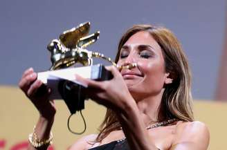 Audrey Diwan recebe o Leão de Ouro de melhor filme po "L'événement" no Festival de Veneza, Veneza, Itália, 11/09/2021 REUTERS/Yara Nardi
