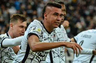 Cantillo, do Corinthians, comemora o gol em partida contra o Bahia