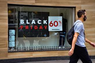 Movimentação no comércio na cidade de São Paulo, nesta sexta feira (26) Black Friday