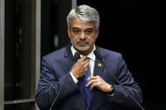 Ademilton de Góes Bezerra Filho foi assessor do senador Humberto Costa (foto) até abril deste ano