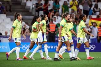 Jogadoras do Brasil comemoram classificação para a final dos Jogos Olímpicos de Paris