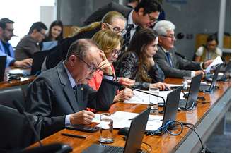 Os senadores Zequinha Marinho (E) e Astronauta Marcos Pontes (D) são autores do requerimento