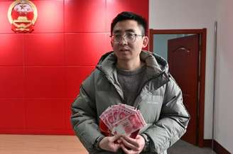 Chinês recebeu dinheiro por ter se casado