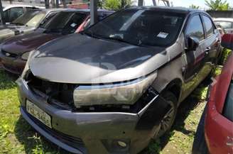 Toyota Corolla XEI com lance inicial de R$ 7,7 mil