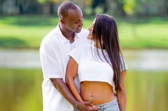 Thiaguinho e Carol Peixinho esperam bebê